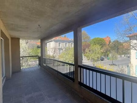 ref 11851 - residence le clos jeanne d'arc- f2 avec terrasse