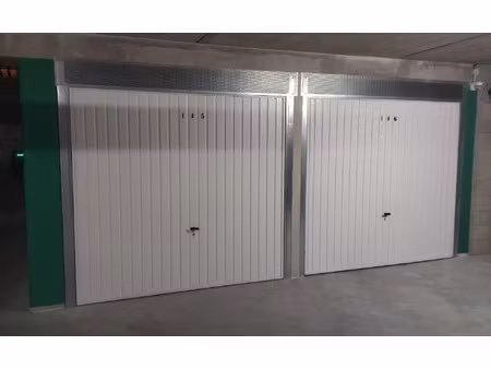 box fermé 18m² - hauteur 3 1m | suv / camionnette / artisan | rdc montrouge