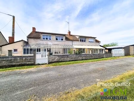 à vendre - maison à finir de rénover - grand terrain - grand garage - 5 chambres - nombreu