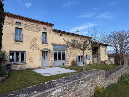 ancienne ferme rénovée sans voisinage proche