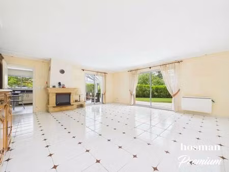 maison de 163 m² (177 m2 au sol) avec 4 chambres  jardin et garage - quartier du petit cha