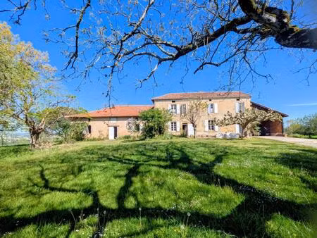belle bâtisse gasconne sur les côteaux marciacais