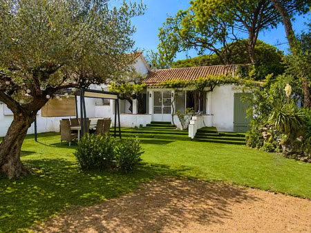 maison mitoyenne à rénover à ramatuelle proche plages  ple