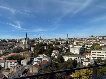 vente locaux professionnels 217 m² à angouleme (16000)  698 250 €