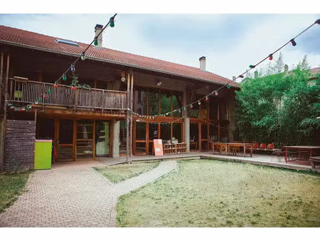 vente locaux professionnels 3 pièces 242 m² à die (26150)  389 000 €