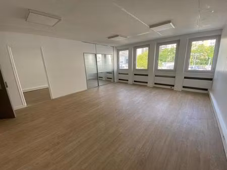 bureaux fonctionnels et lumineux situés à proximité du métro l.8 (creteil echat)
