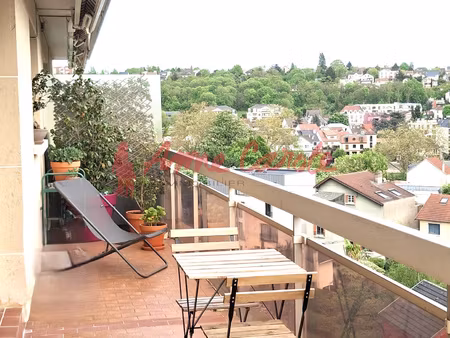 4 pieces / 2 chambres - dernier étage  cave  box & jardin pr