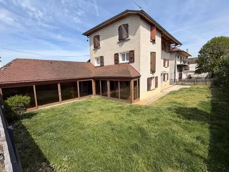 vente immeuble 10 pièces 317 m² à saint-etienne-de-saint-geoirs (38590)  425 000 €