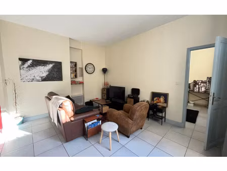 location appartement  m² t-2 à avignon  595 €