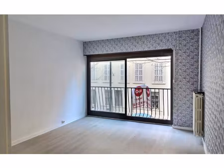 location appartement  m² t-3 à marseille 3  869 €