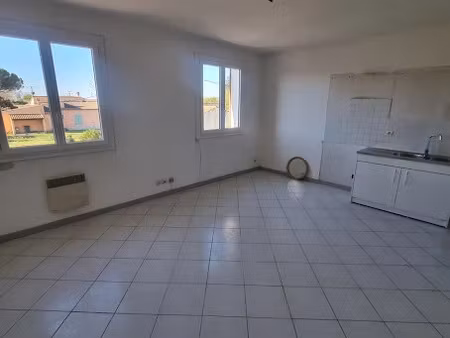 location appartement 1 pièce 26.53 m² à raphèle-lès-arles (13280)  420 €