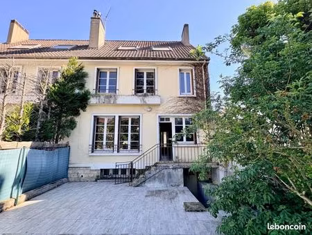 maison 7 pièces 143 m²