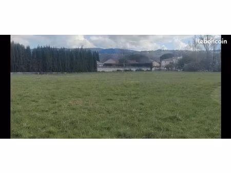 terrain 663m² revel