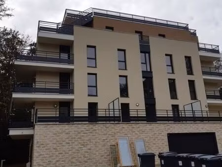 studio 1 pièce 32 m²