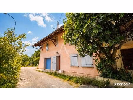 maison 8 pièces 245 m²