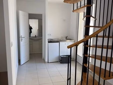 2 pièce centre ville meaux duplex 10 mn gare a pied