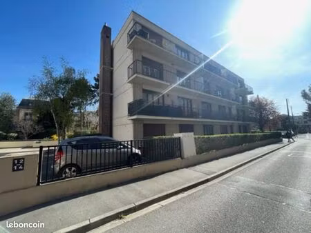 studio 1 pièce 18 m²