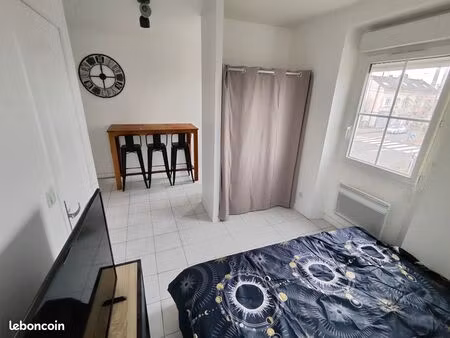 loue studio meublé avec parking