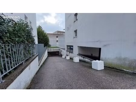 parking 6 m² vandoeuvre les nancy