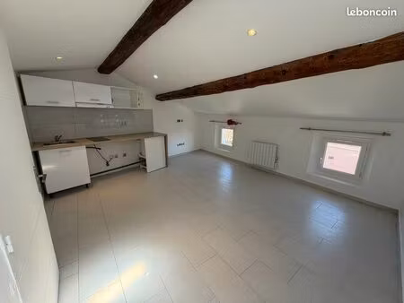 location studio roquebrune sur argens hypercentre