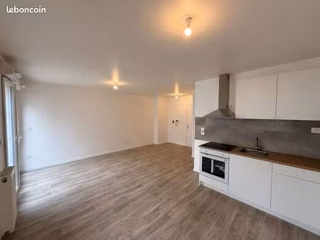 uper studio 31 m² avec terrasse 15 m² + parking - dpe c/ éragny (95)