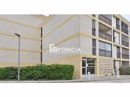 exclusivité t2 de 47 m2 environ arles dans résidence sécurisée