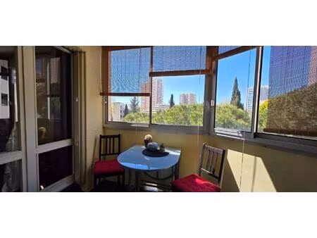 appartement t2 avec loggia fermée- ascenseur- place de parking privée