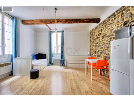 toulon centre historique proche du port : appartement rénové