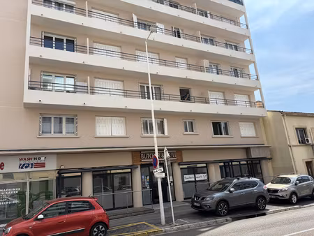 toulon est - local commercial avec vitrine