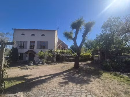 ensemble immobilier au cœur de jenzat