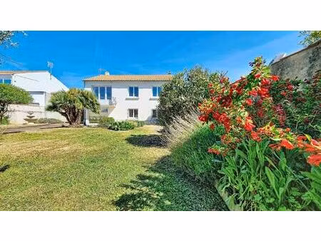 maison lumineuse  non mitoyenne  fort potentiel + projet locatif possible