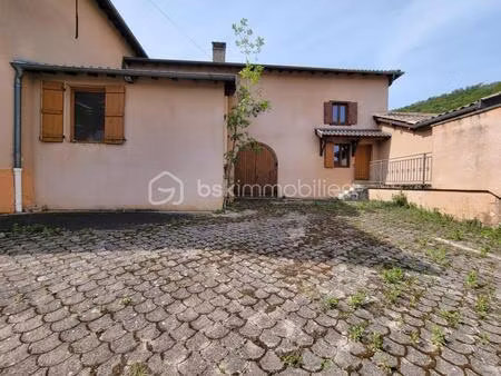 maison à rénover avec fort potentiel – le perréon – dépendances + terrain