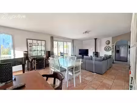 maison contemporaine de plain-pied – 2002 avec piscine proche des commodités.85340.