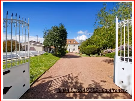 dpt vienne (86)  à vendre mondion propriété p15 de 385 12m² -terrain de 21142m²