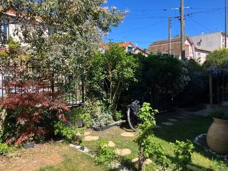 rue calme  soleil  jardin  terrasse et dépendance