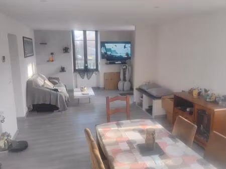 centre bourg  proche nature  interieur rènové