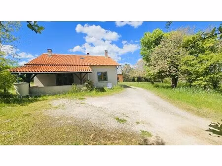 villa au calme sur grand terrain clos et arboré
