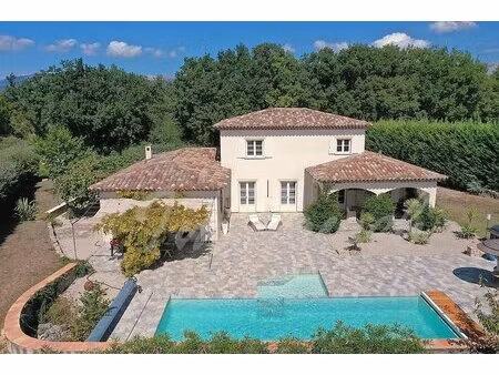 callian – superbe villa d’environ 250 m² avec piscine sur terrain de 3 595 m²