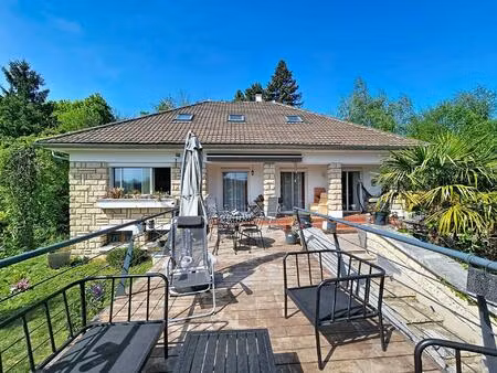 propriété 165 m² sur un terrain de 5200m² donnemarie