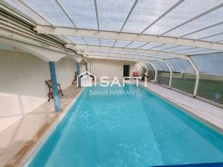 villa avec dépendance  piscine  terrain de 1848m2
