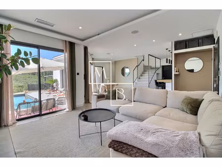 villa 5 pièces de 127 80 m2 habitable avec terrasses  piscin