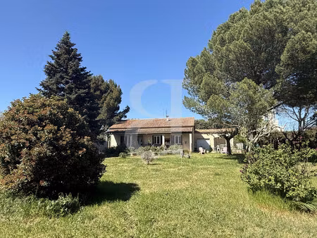 villa avec très beau terrain à valréas.