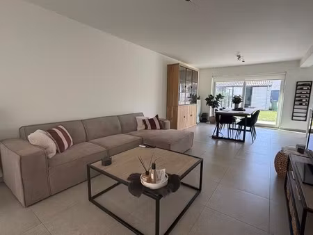 moderne halfopen bebouwing in schellebelle