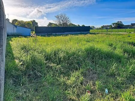 locmiquélic : terrain viabilisé en centre-ville
