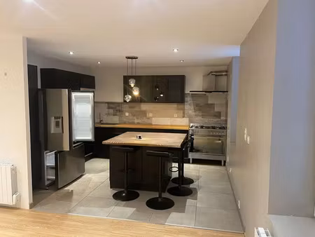 location appartement 7 pièces 133 m² à bourg-de-thizy (69240)  750 €