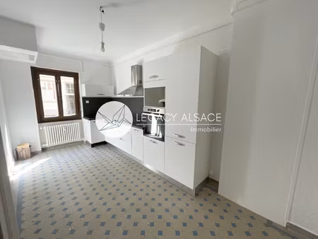 dans un immeuble familial de caractère rue de sélestat