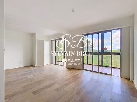 t2 haut de gamme avec vue dégagée au cœur de lauzerte