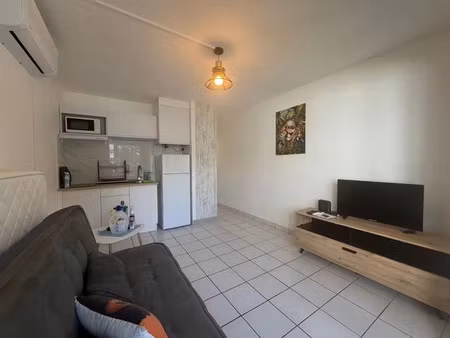 location meublée appartement 1 pièce 26 m² à schoelcher (97233)  780 €