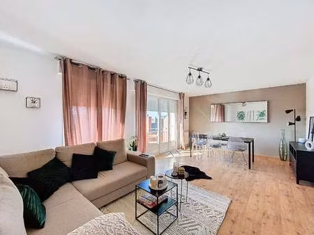 location appartement 3 pièces meublé à lorient (56100) : à louer 3 pièces meublé / 69m² lo