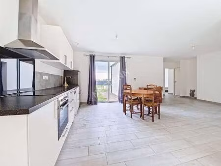location maison meublé à vair-sur-loire (44150) : à louer meublé / 86m² vair-sur-loire